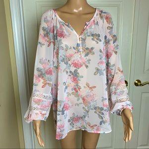 LC Lauren Conrad Floral Peasant Top w/ Lace Sz M
